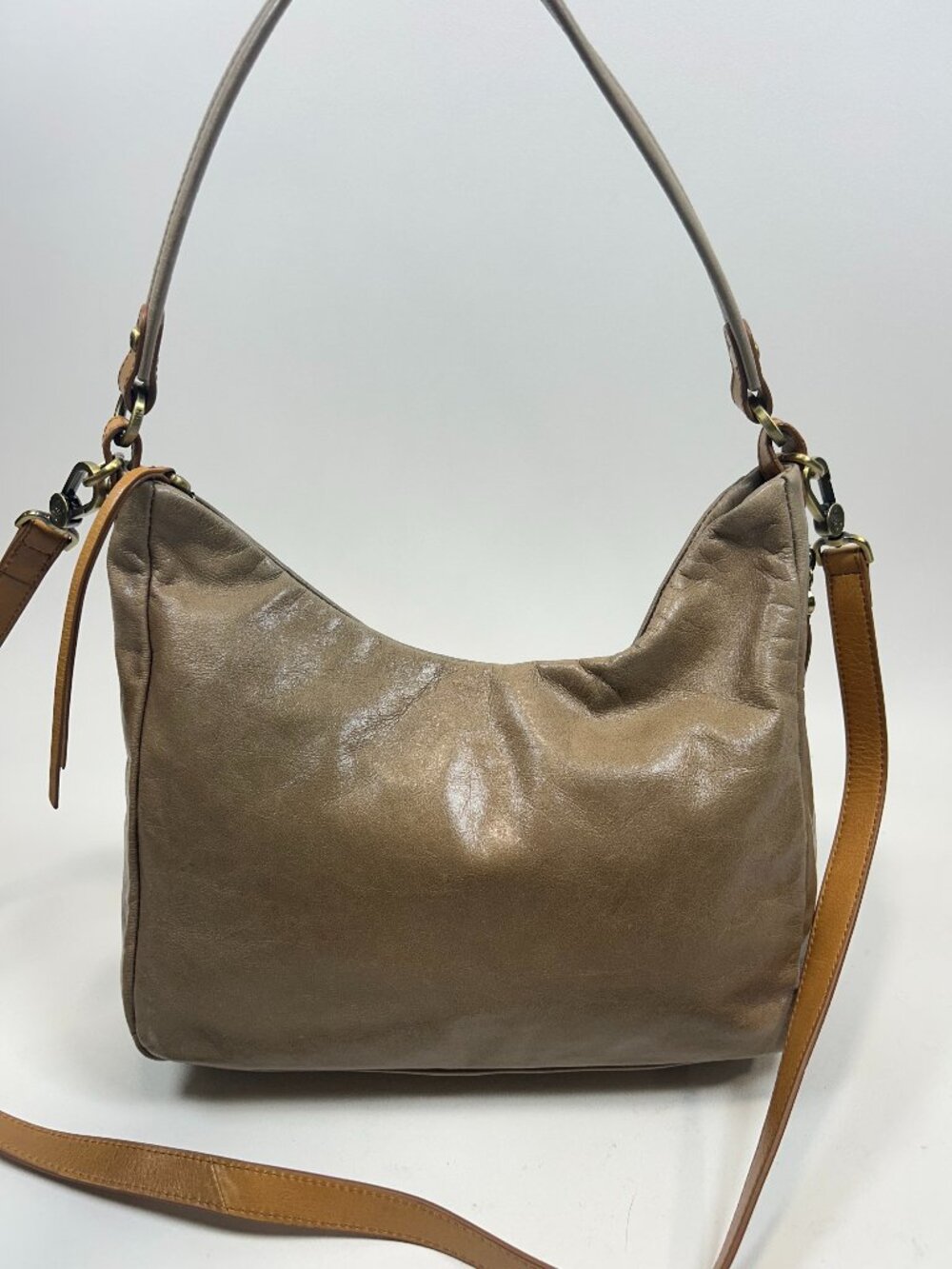 HOBO INT'L Leather Taupe Crossbody Shoulder Bag w/Side Zip Pocket Waunderlust